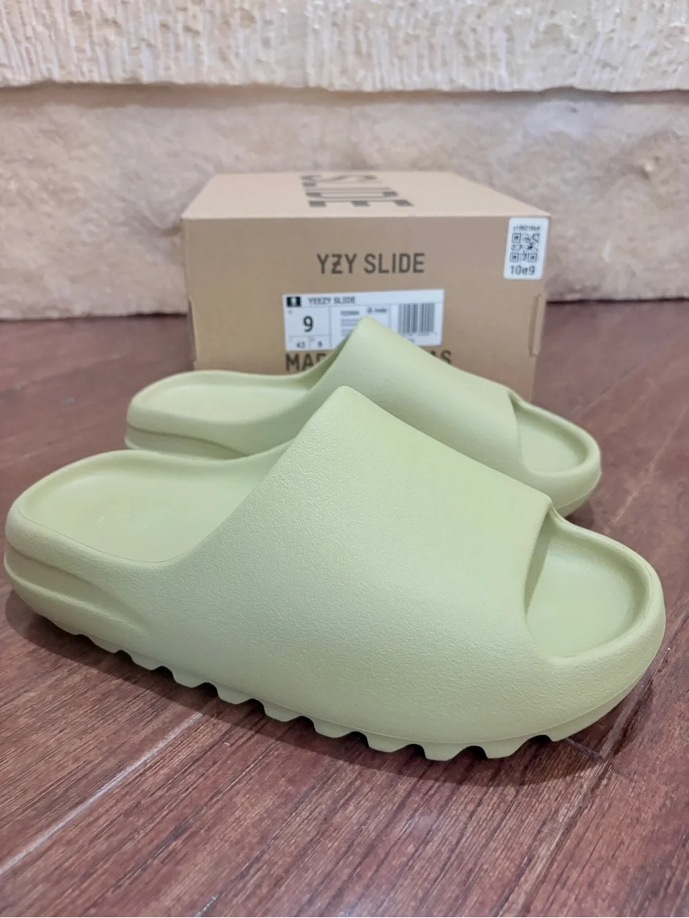 Yeezy Slide Slip-On Sandals in Resin, New in Box